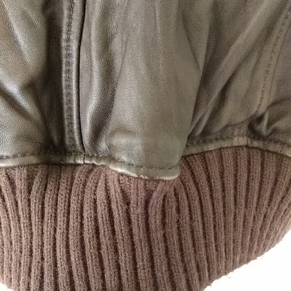 Levi's Aviator Leather Bomber Jacket - Picture 7 of 14